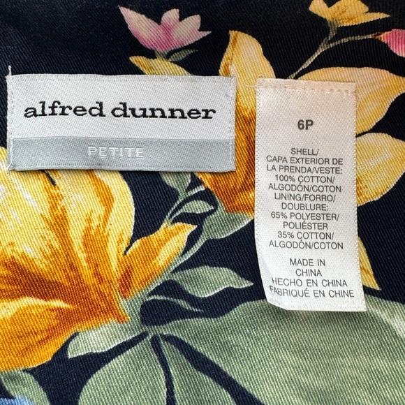 Alfred Dunner Beaded Floral Print
Button Down Jacket Size 6 Petite - Picture 4 of 10